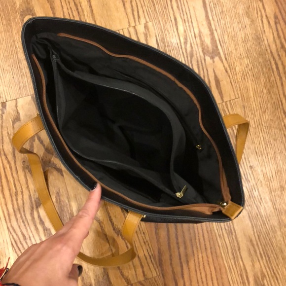 Alejandro Gabrielle leather over the shoulder bag - Picture 6 of 6